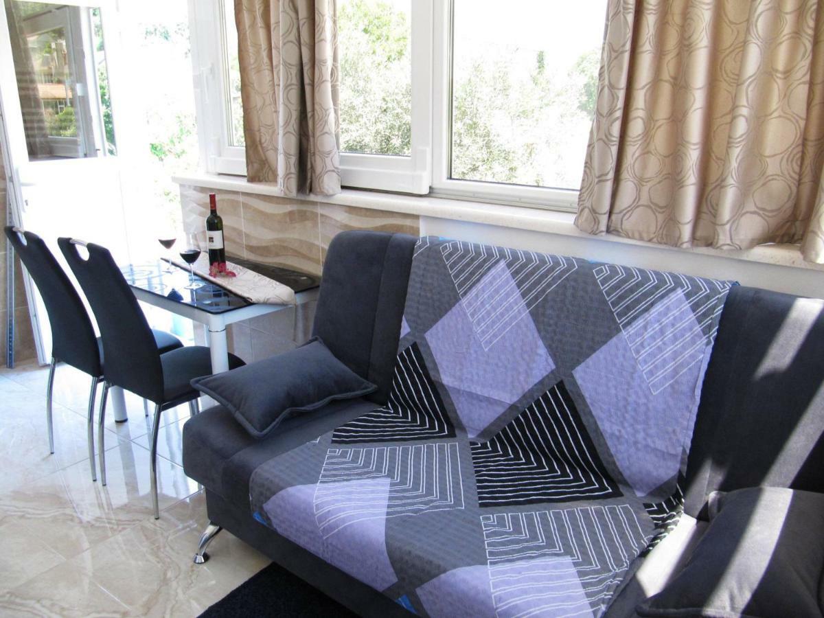 Apartmans And Rooms Dunjini Dvori Корчула Екстер'єр фото