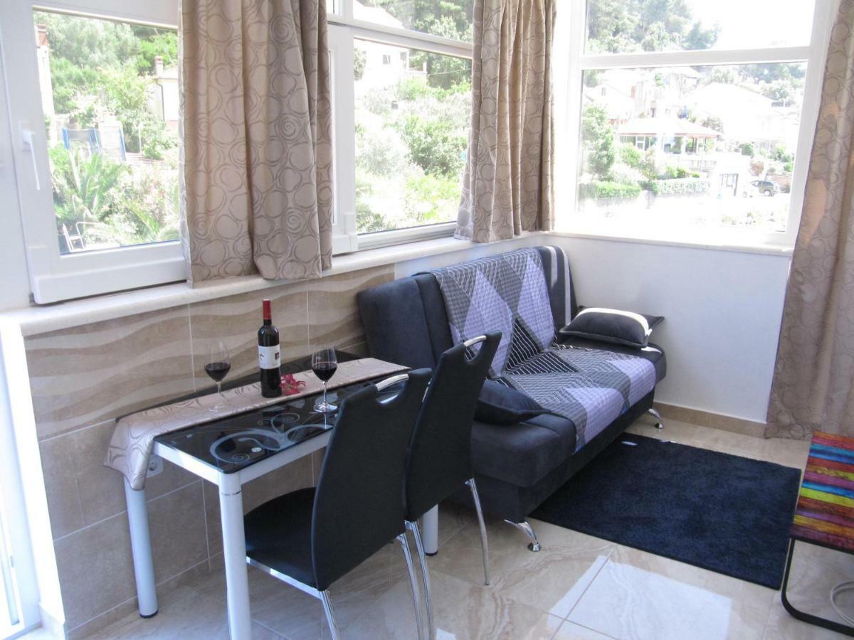 Apartmans And Rooms Dunjini Dvori Корчула Екстер'єр фото