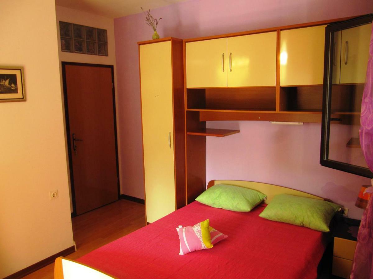 Apartmans And Rooms Dunjini Dvori Корчула Екстер'єр фото