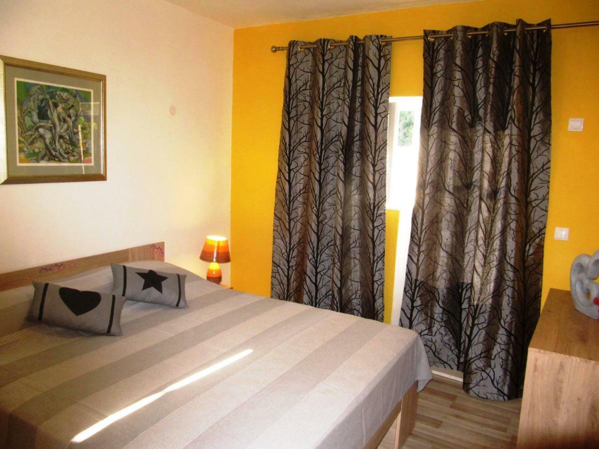 Apartmans And Rooms Dunjini Dvori Корчула Екстер'єр фото