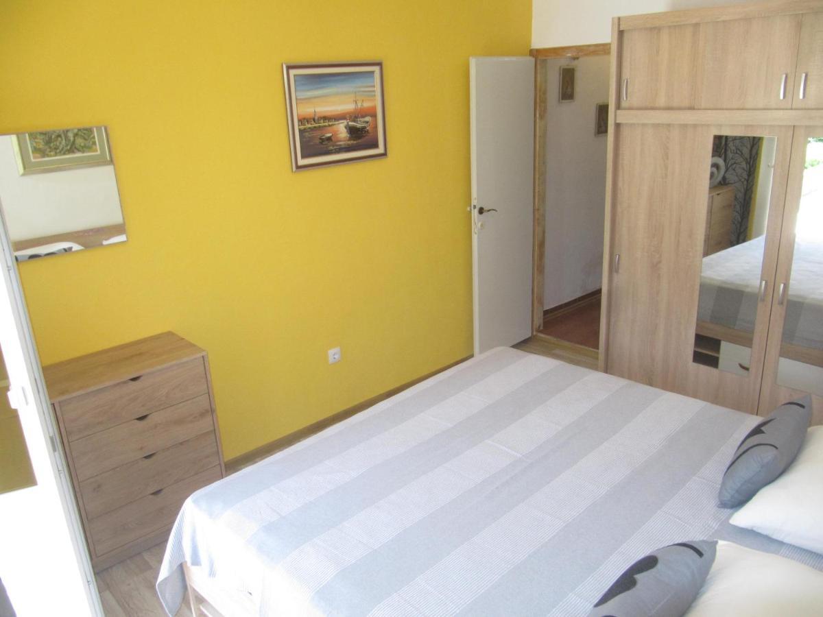 Apartmans And Rooms Dunjini Dvori Корчула Екстер'єр фото